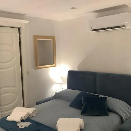 Apartament Tinnyhouse Neapol