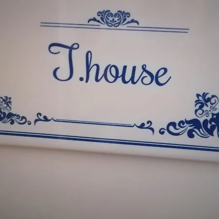 Apartament Tinnyhouse