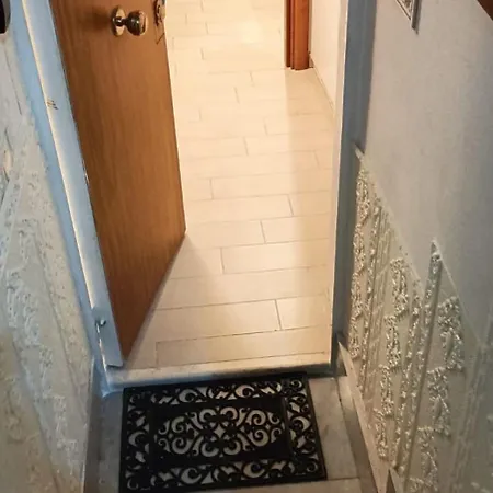 Apartament Tinnyhouse