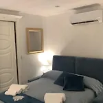 Apartment Tinnyhouse Naples