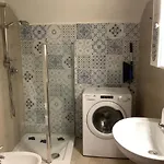 Apartment Tinnyhouse
