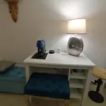 Tinnyhouse * Naples