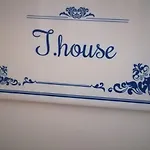 Apartment Tinnyhouse