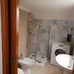 Tinnyhouse Apartment *