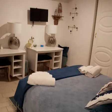 Apartment Tinnyhouse Naples