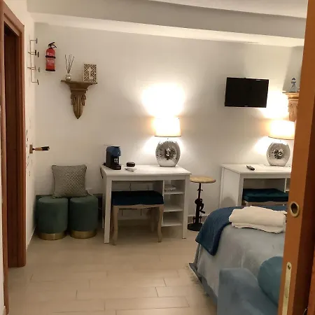 Tinnyhouse 아파트